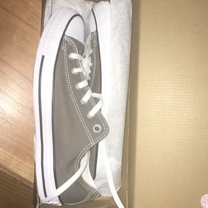 Men’s 8/ women’s 10 Grey Converse